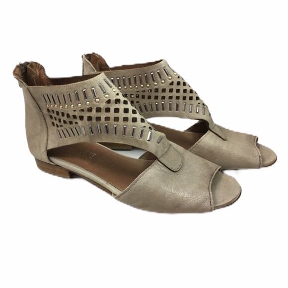 CORDANI BOLT Italian Made Leather  Laser Cut Golden Sandals Size 38us - Picture 4 of 5